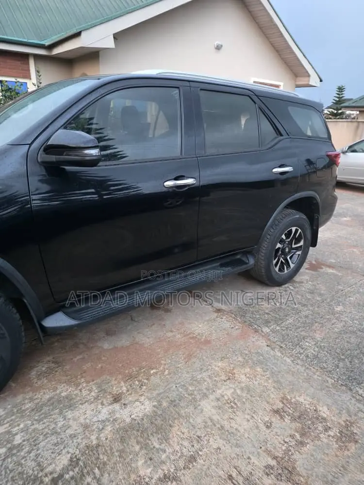 Toyota Fortuner 2.5 D AWD 2023 Black