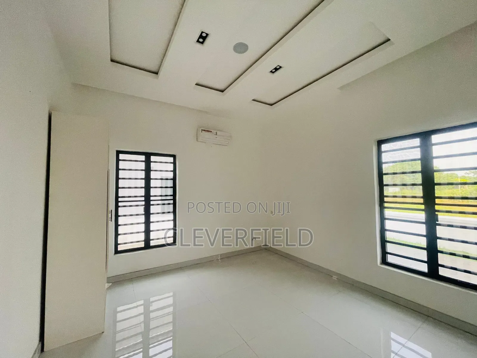 5bdrm Duplex in Love Gardens, VGC / Ajah for sale