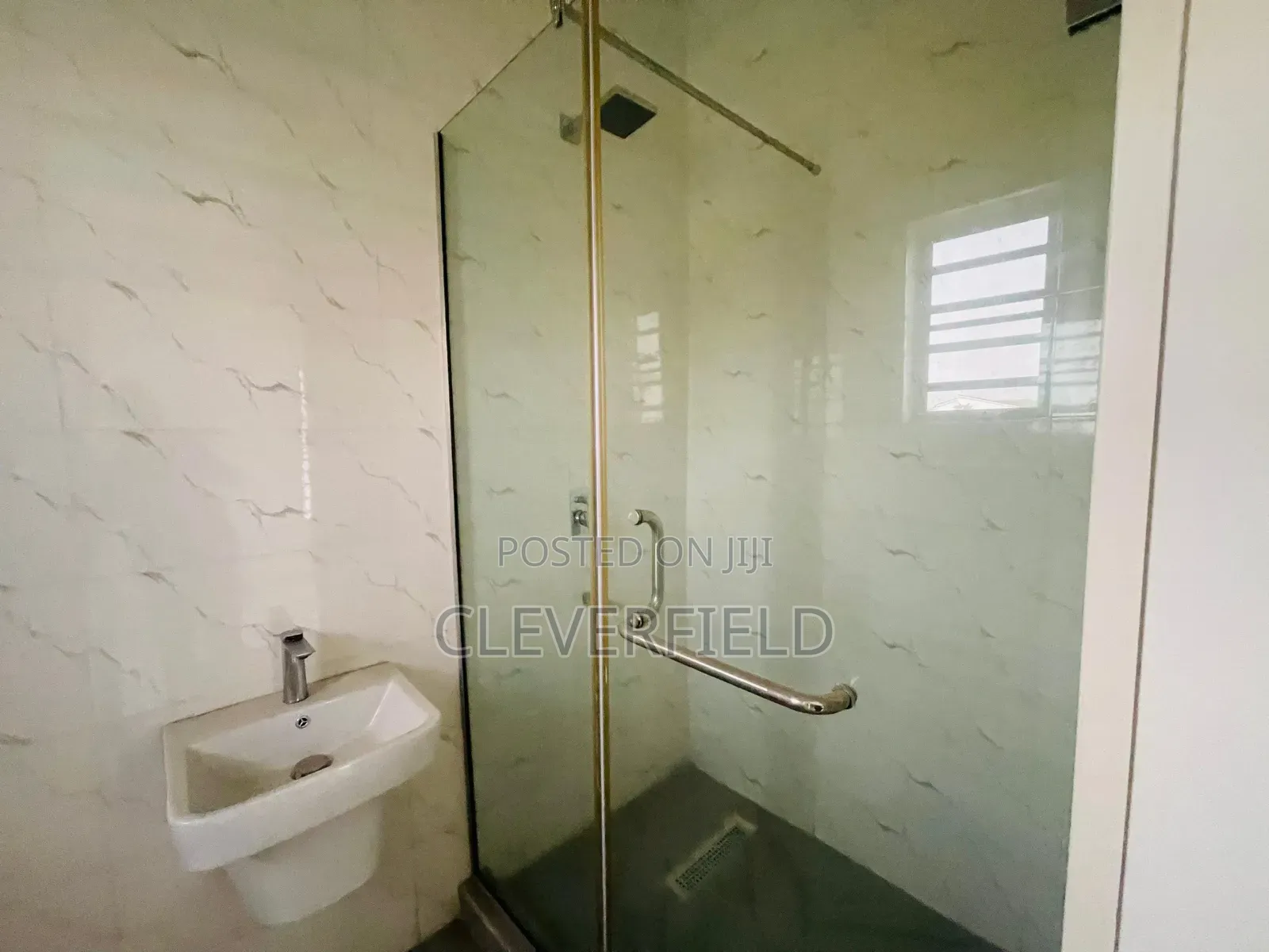 5bdrm Duplex in Love Gardens, VGC / Ajah for sale