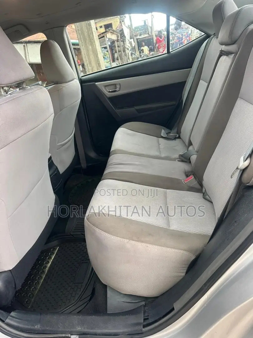 Toyota Corolla LE 4dr Sedan (1.8L 4cyl CVT) 2017 Silver