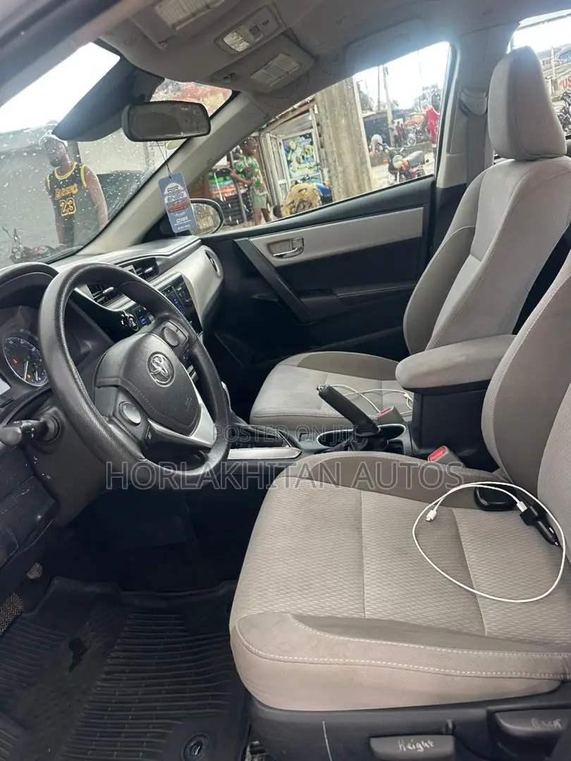 Toyota Corolla LE 4dr Sedan (1.8L 4cyl CVT) 2017 Silver