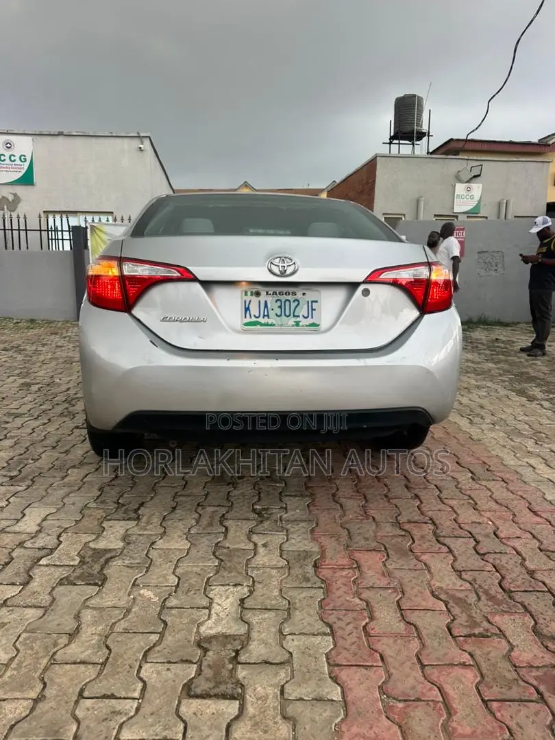 Toyota Corolla LE 4dr Sedan (1.8L 4cyl CVT) 2017 Silver