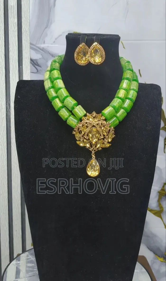 2 in 1 Green Marble Neck Bead Paired With Matching Earrings