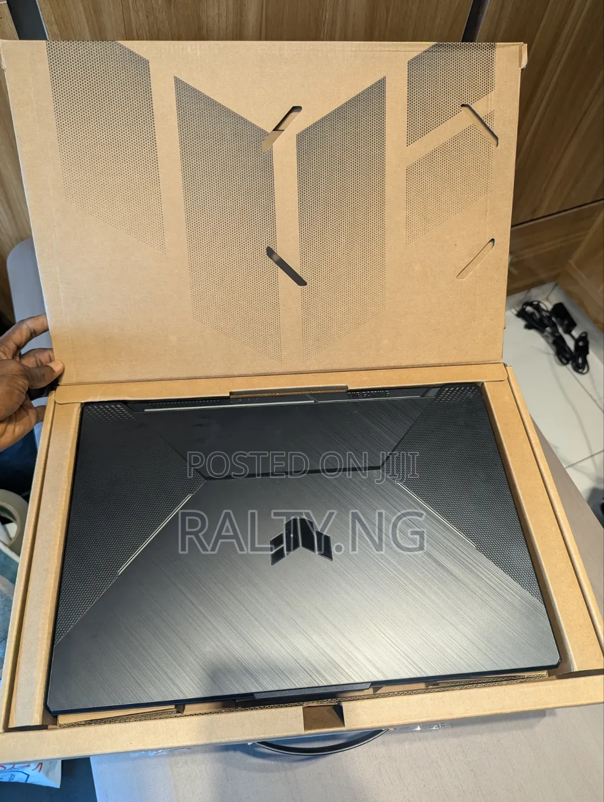 Laptop Asus TUF Gaming A17 8GB AMD Ryzen 7 SSD 512GB