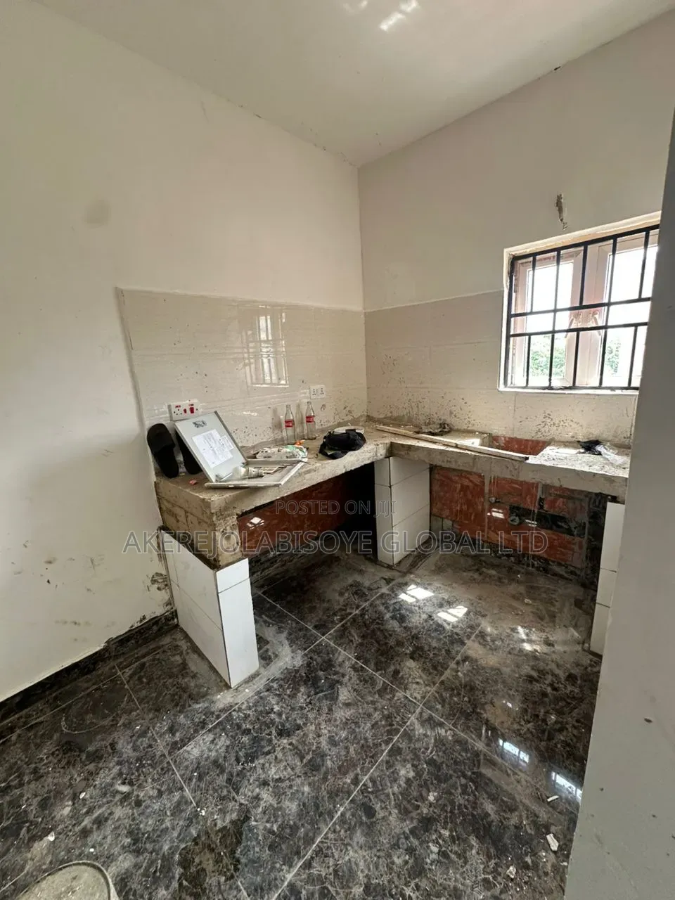 1bdrm Apartment in In An Estate Around, Life Camp for rent
