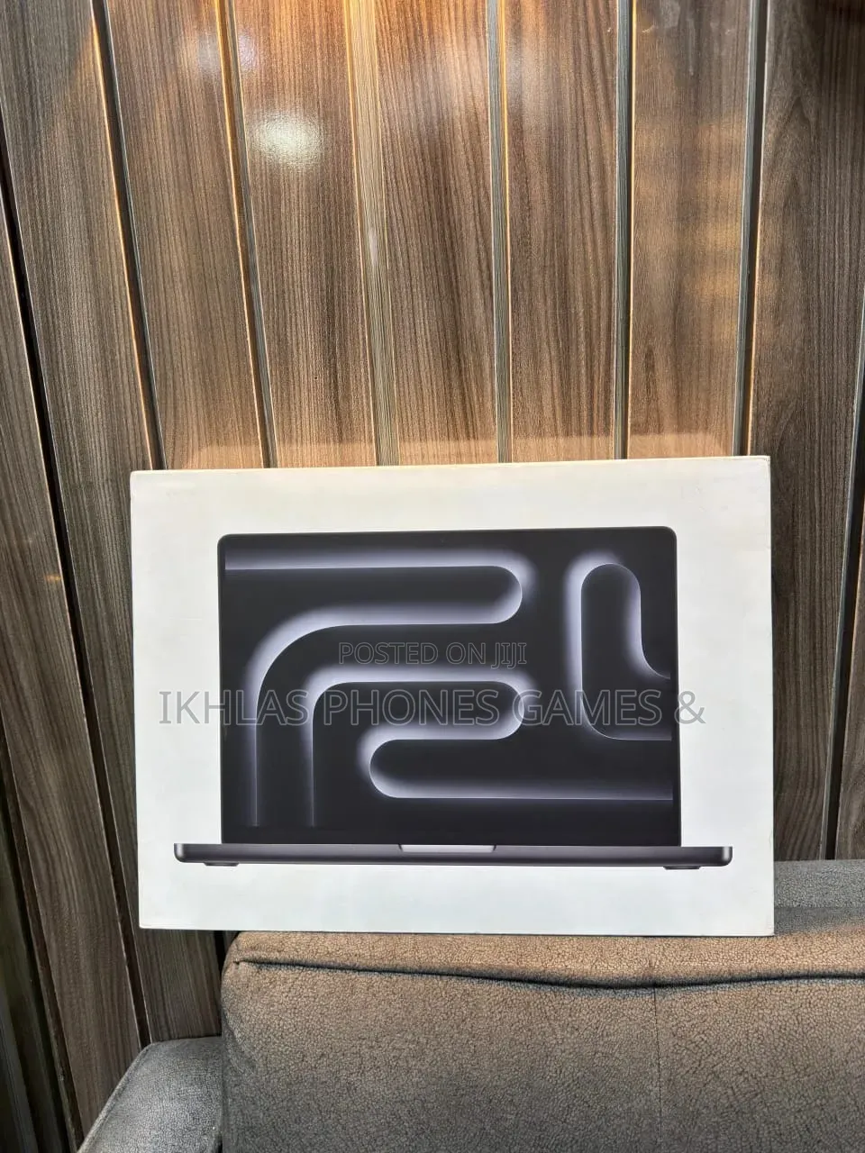 New Laptop Apple MacBook Pro 2026 M5 Max 36GB Apple M5 Max SSD 2T