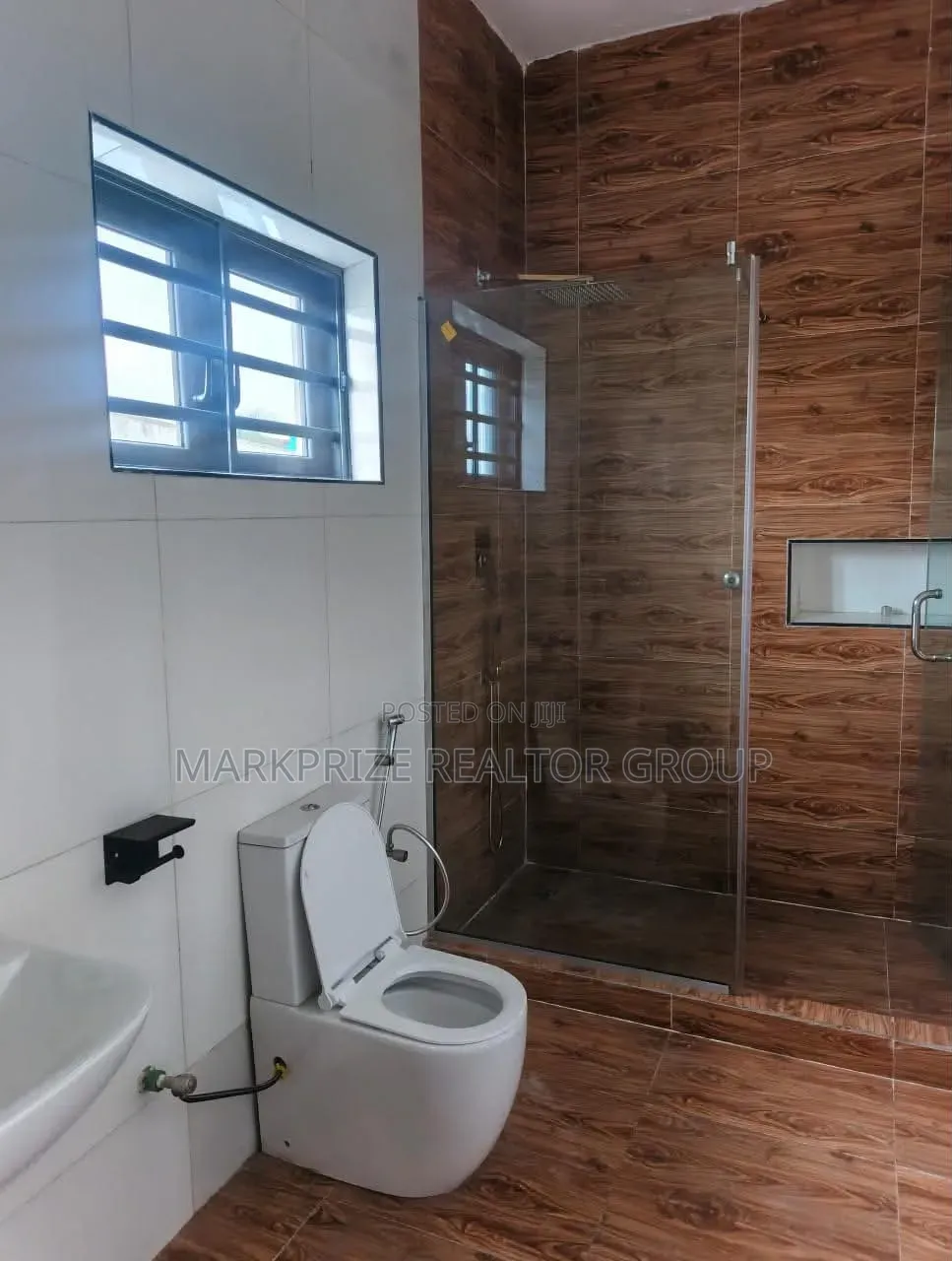 5bdrm Duplex in Omole Phase 1 for sale