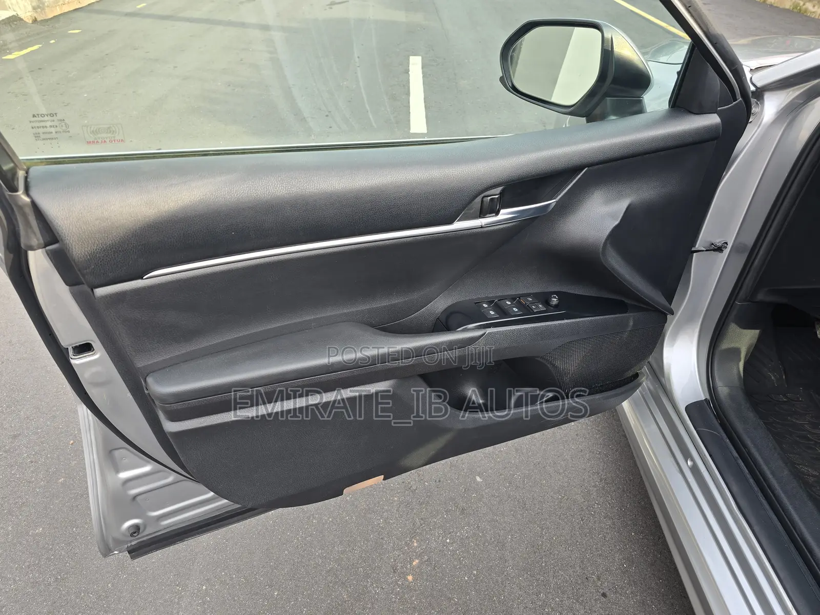 Toyota Camry 2018 Silver