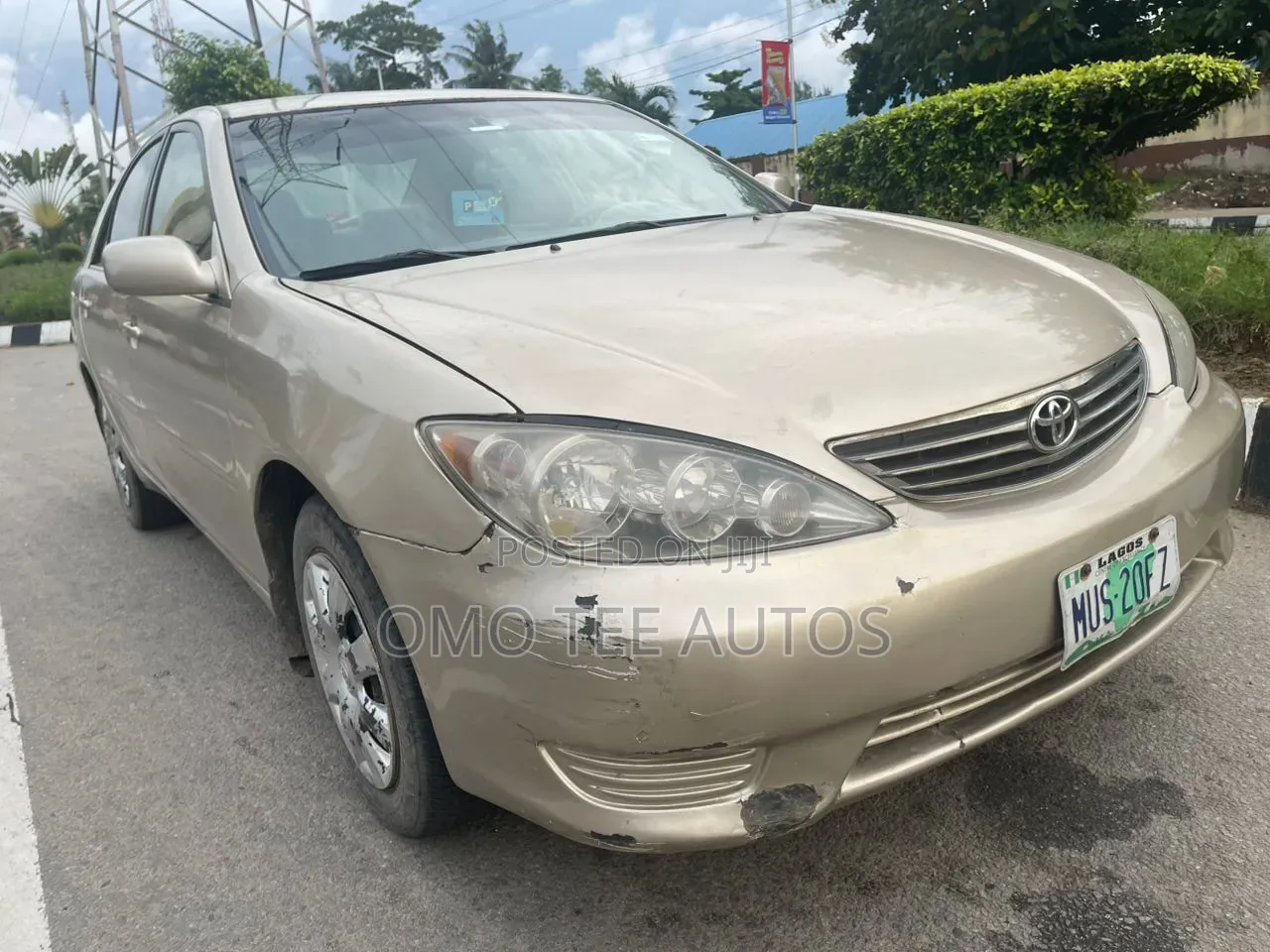 Toyota Camry LE 4dr Sedan (2.4L 4cyl 5A) 2005 Gold