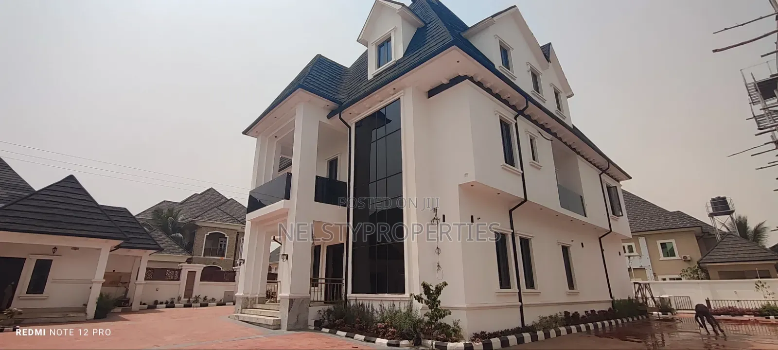 6bdrm Penthouse in Karasana Metropolis, Karsana for sale