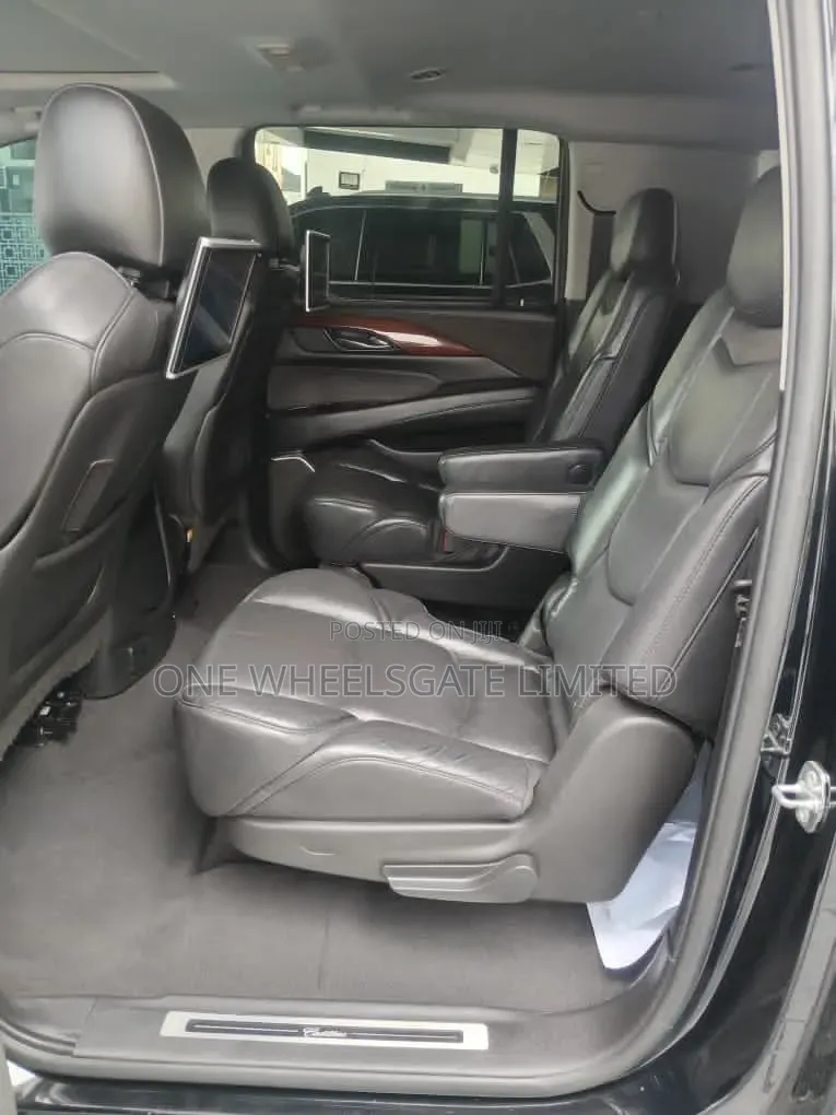 Cadillac Escalade ESV 2020 Black