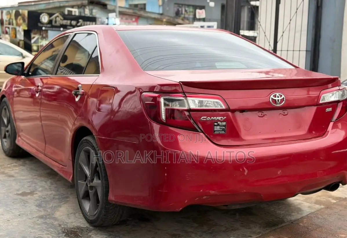 Toyota Camry LE 4dr Sedan (2.5L 4cyl 6A) 2013 Red