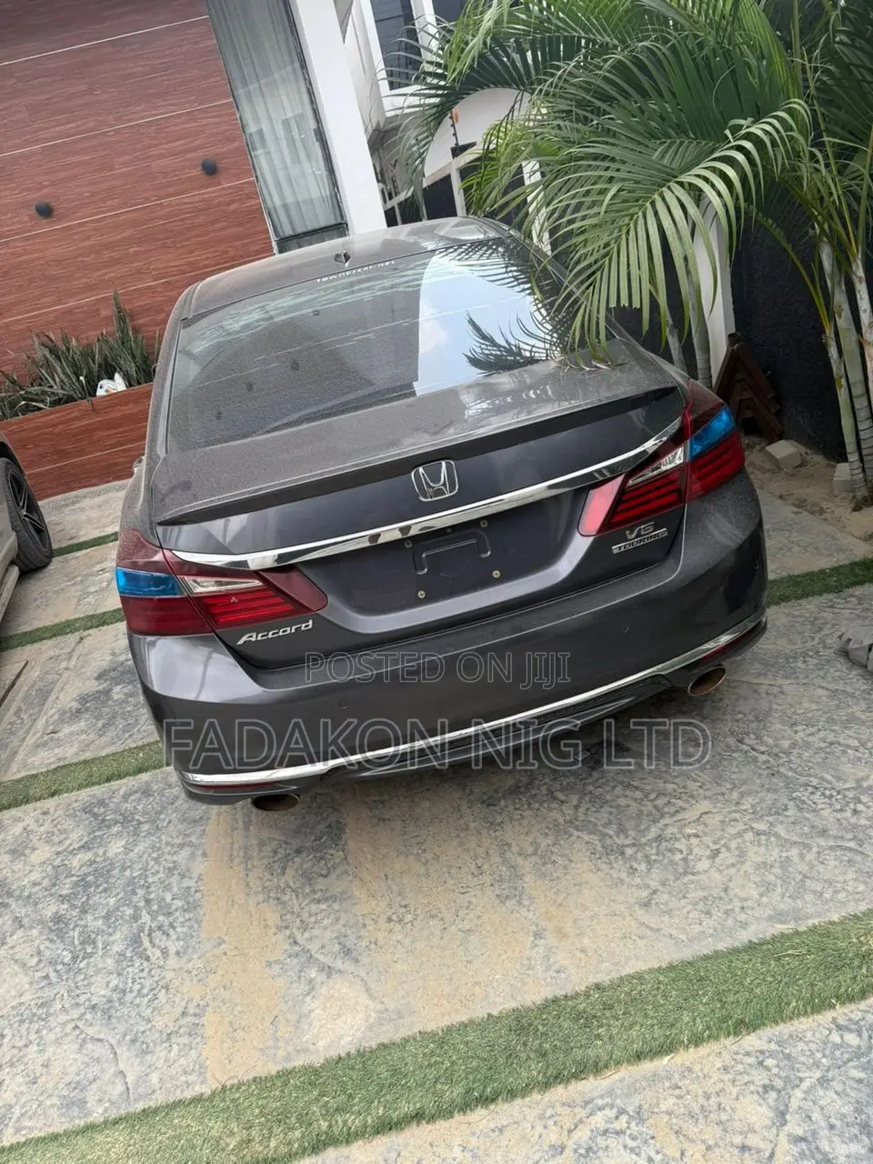 Honda Accord Touring 4dr Sedan FWD (3.5L 6cyl 6A) 2016 Gray