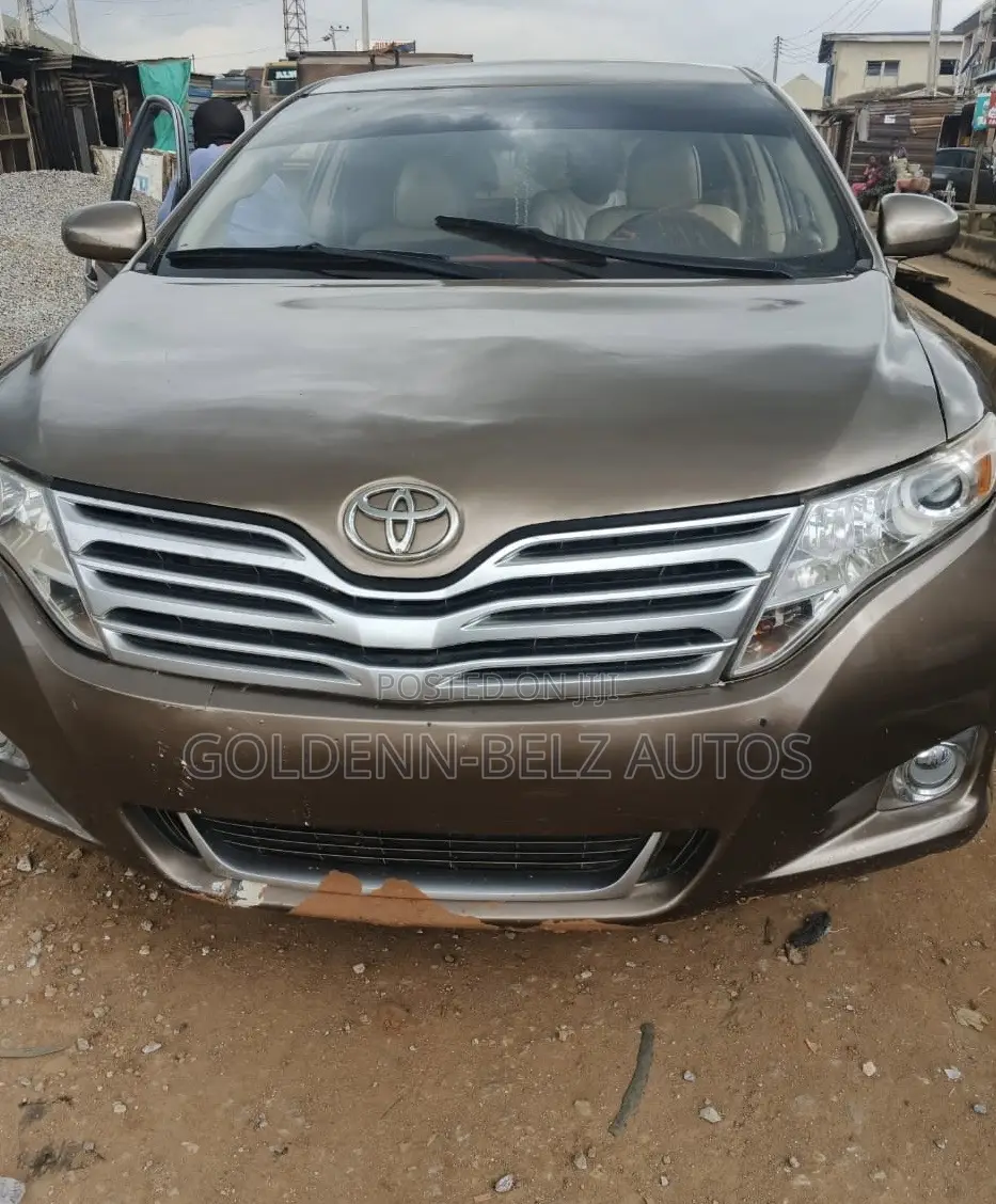 Toyota Venza V6 AWD 2010 Brown