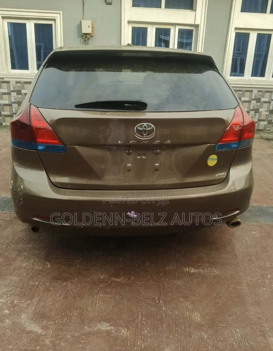 Toyota Venza V6 AWD 2010 Brown