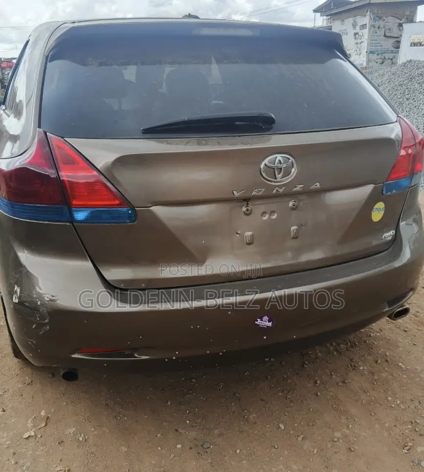 Toyota Venza V6 AWD 2010 Brown
