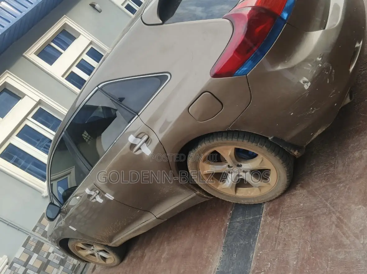 Toyota Venza V6 AWD 2010 Brown