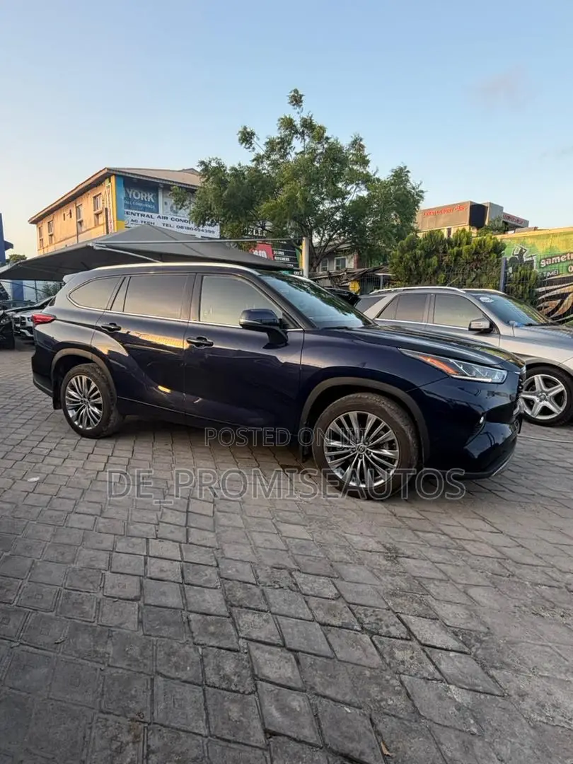 Toyota Highlander Platinum 2021 Blue