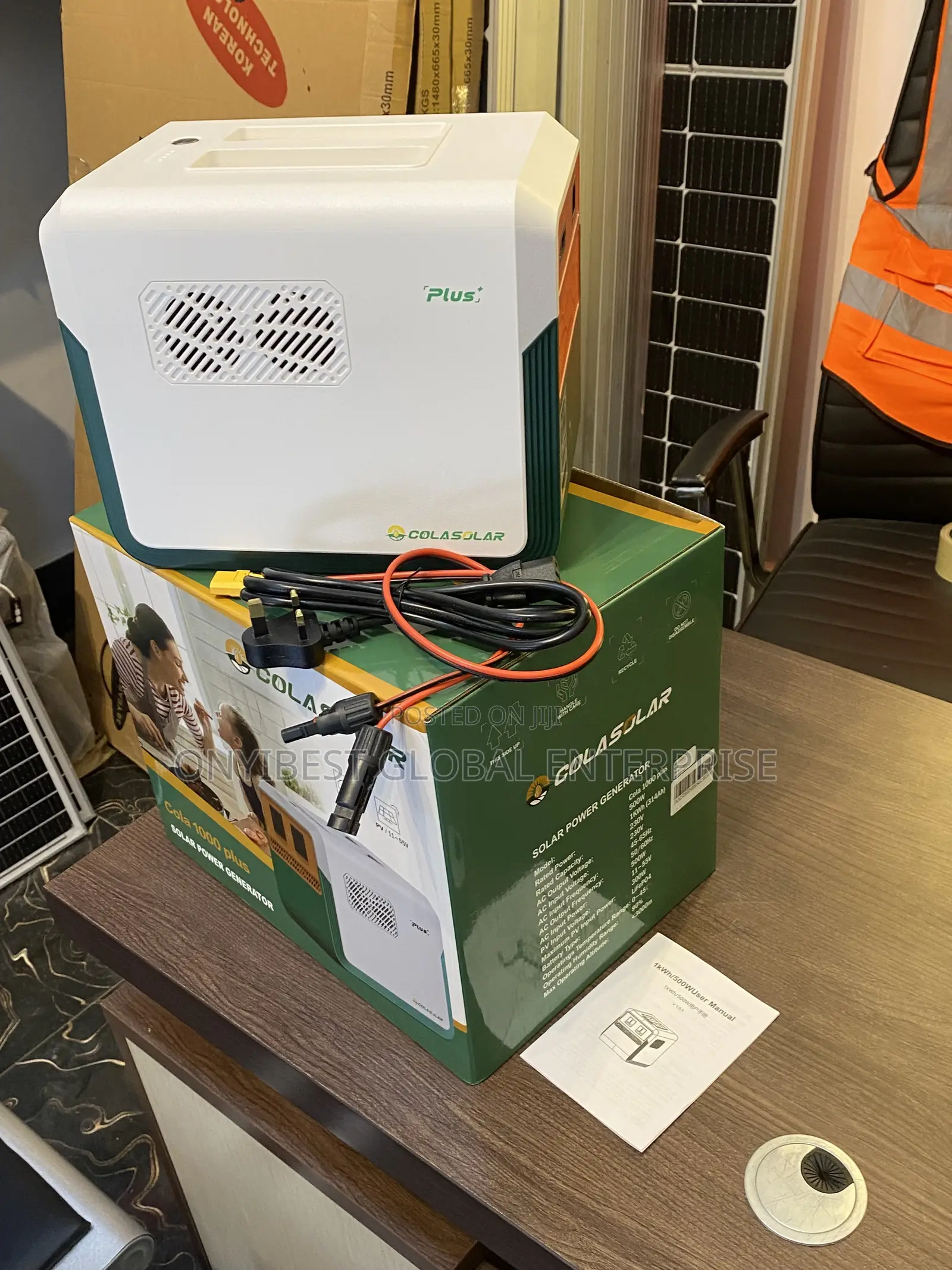 Heavy Duty Solar Generator With Fast Charging Solar Panel