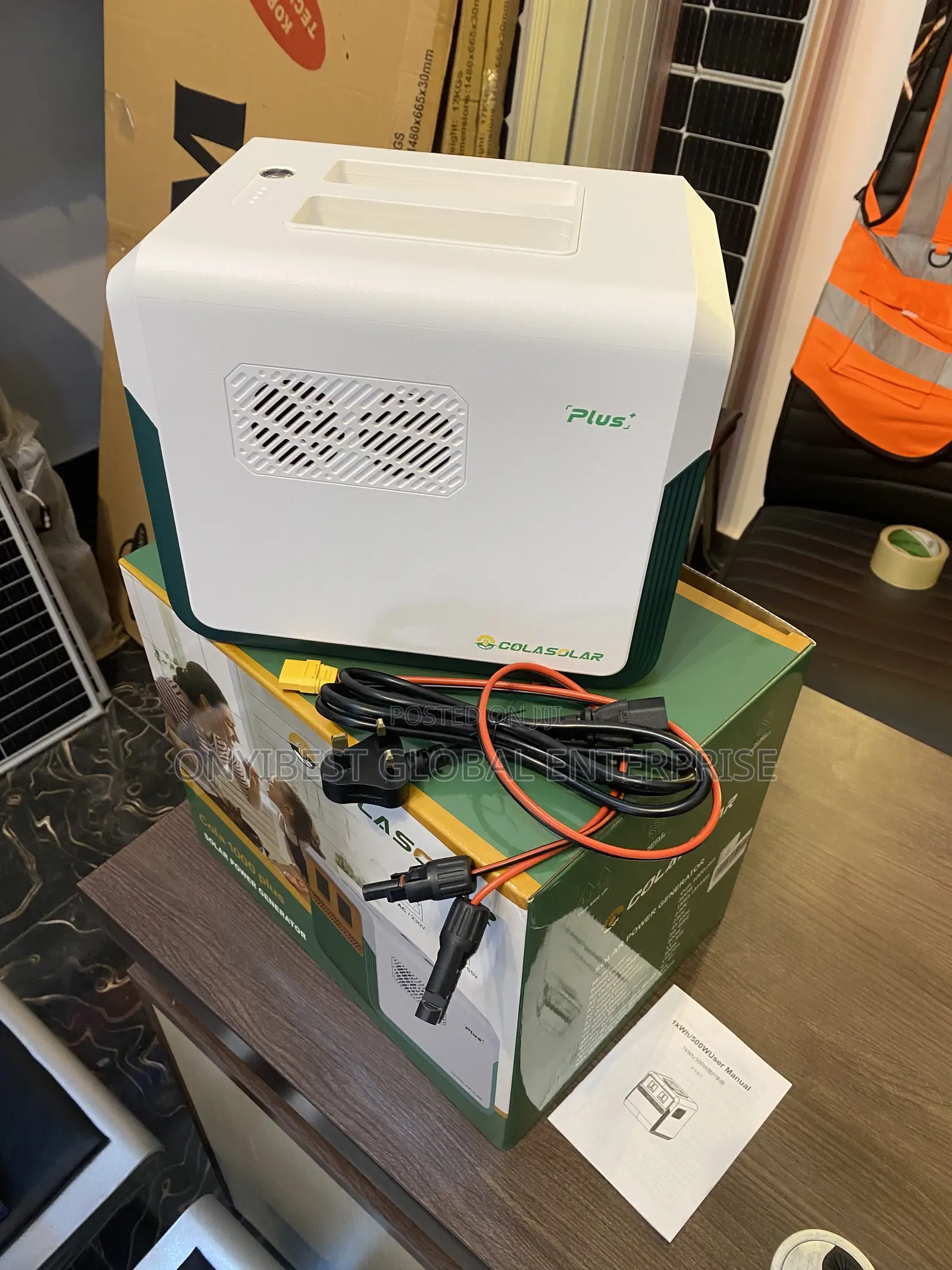 Rechargeable Solar Generator With Long Lasting Backup Power