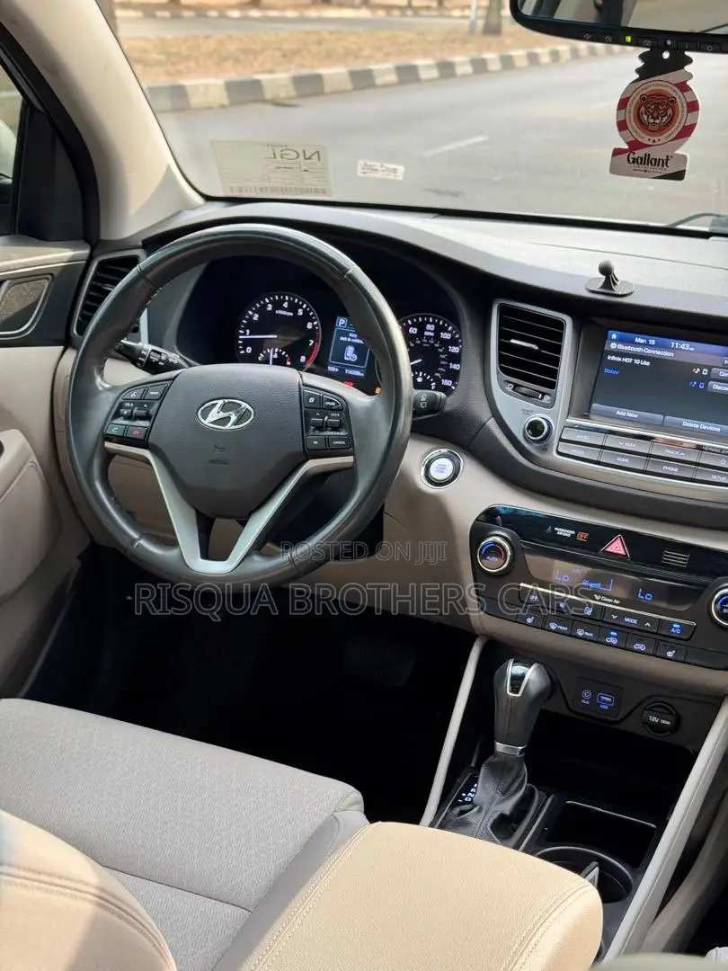 Hyundai Tucson SE FWD 2018 Gray