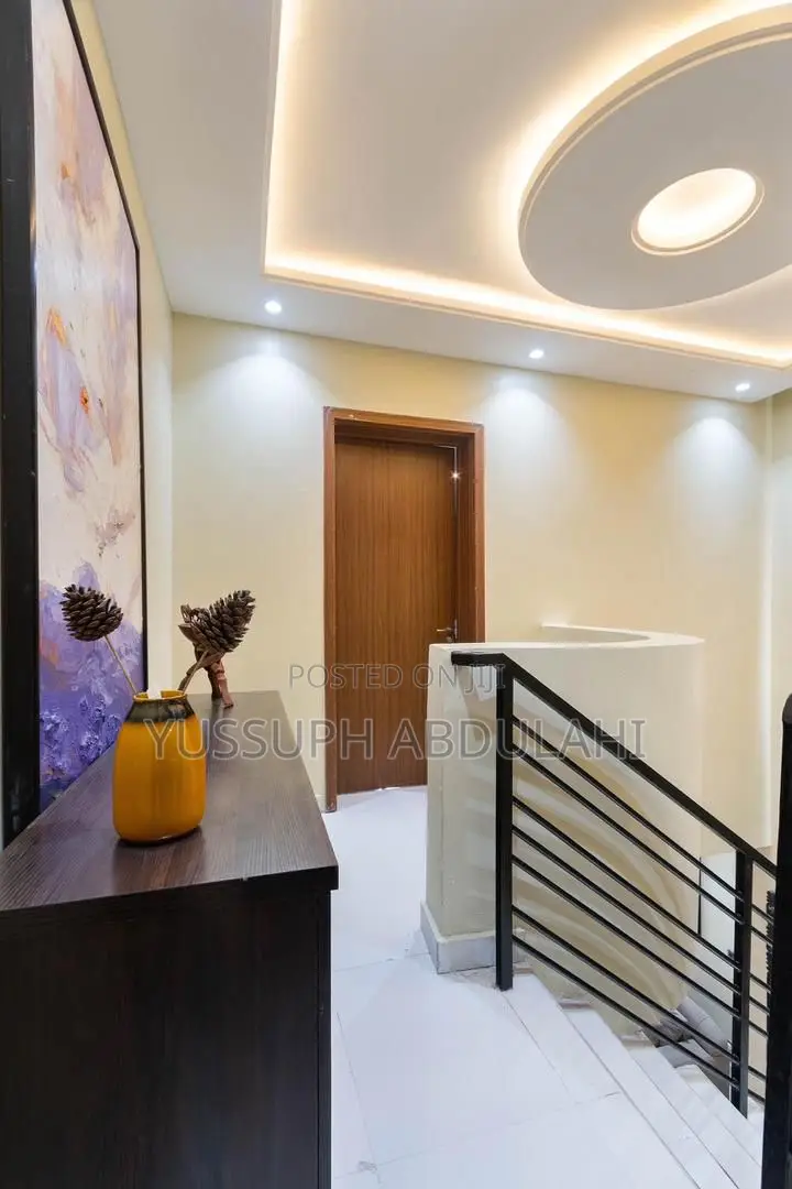 2 Bedrooms Lekki Phase1