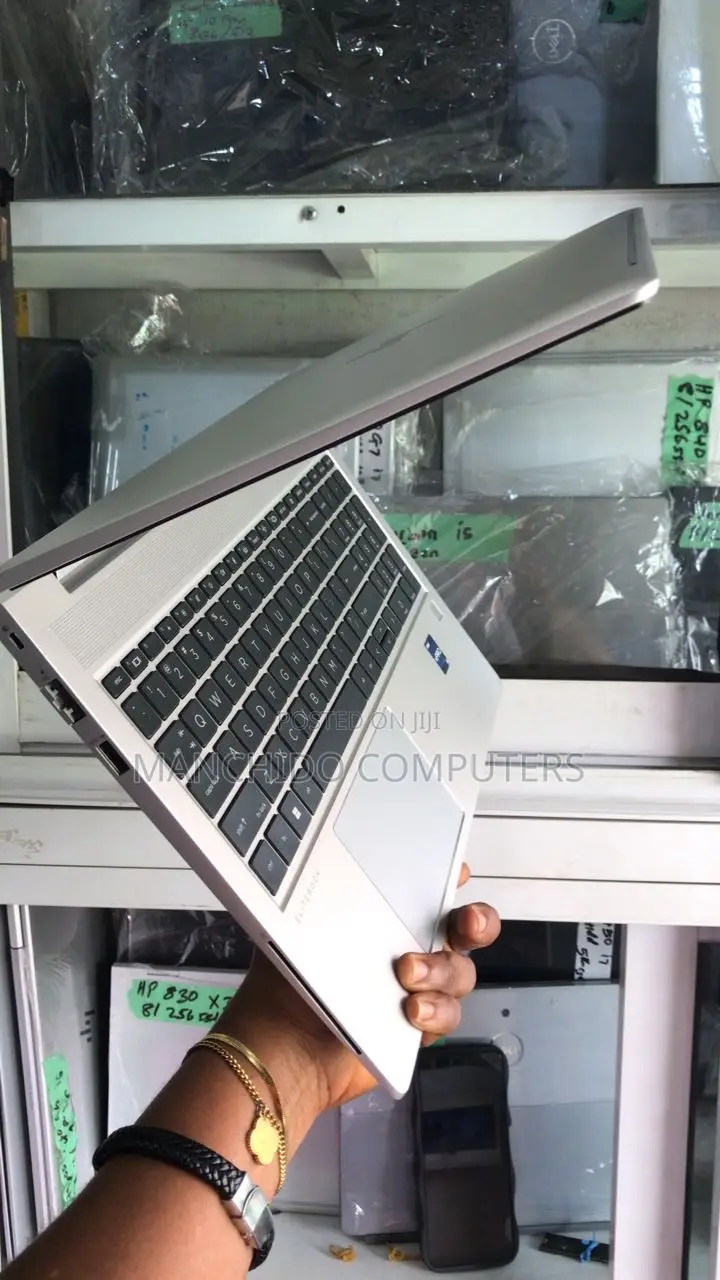 Laptop HP EliteBook 640 G10 16GB Intel Core i5 SSD 512GB