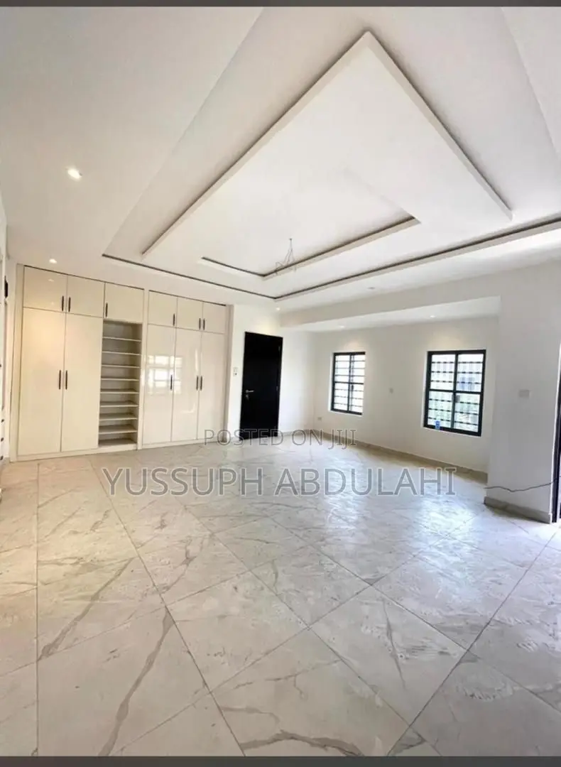 5bdrm Duplex in Lekki Phase1 for rent