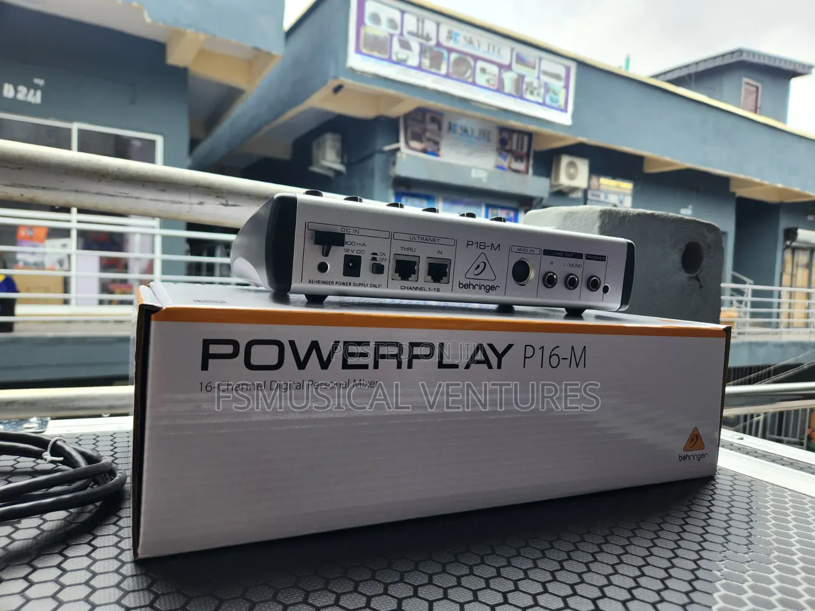 Behringer P16-M Powerplay 16 Series 16-Channel Digital Personal Mixer