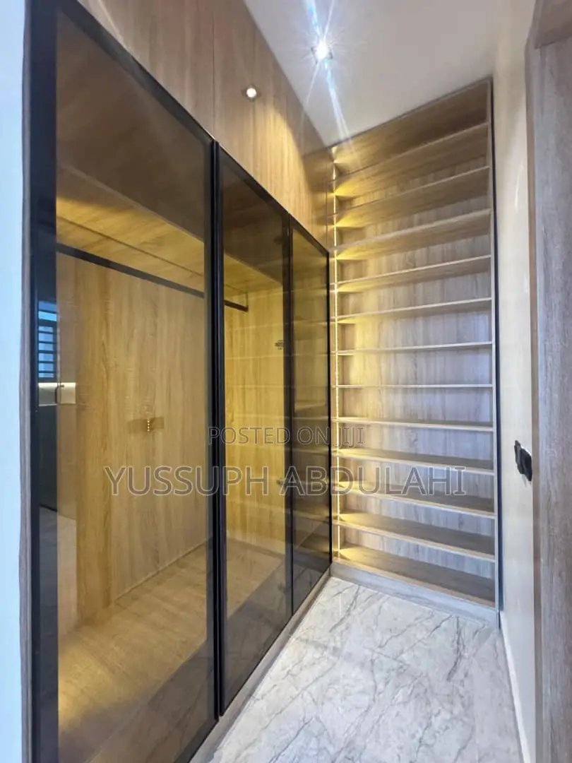 4bdrm Duplex in Lekki Phase1 for rent