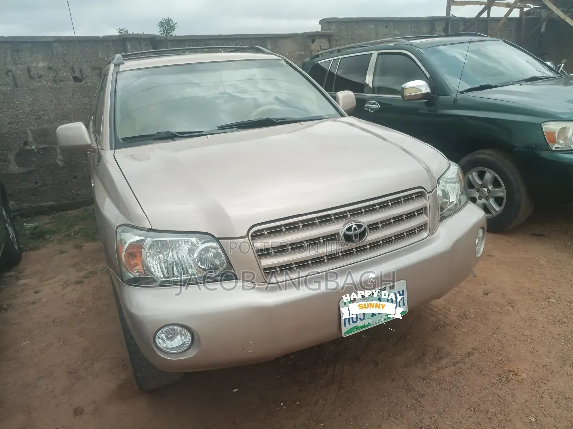 Toyota Highlander 2004 Gold