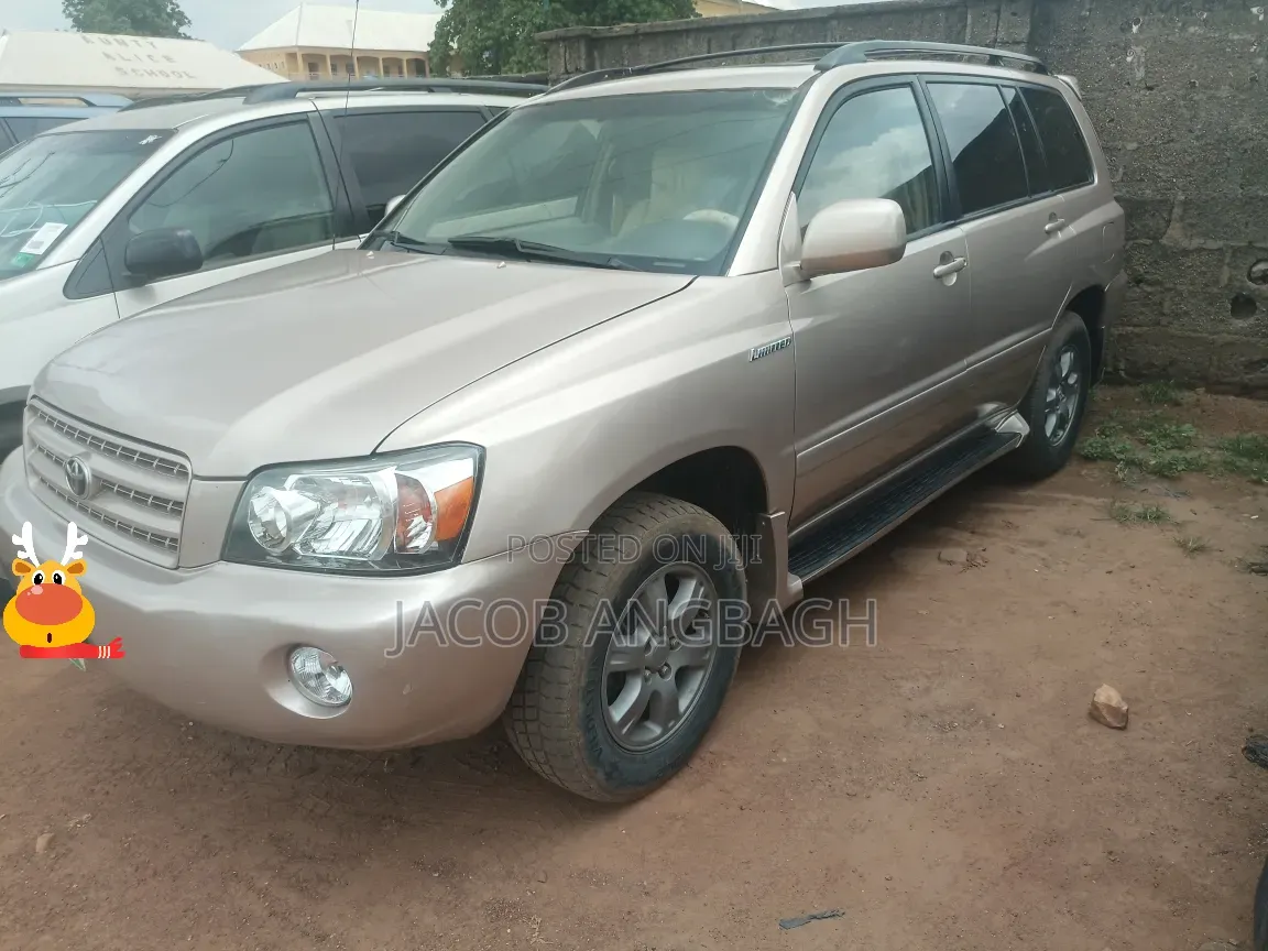 Toyota Highlander 2004 Gold