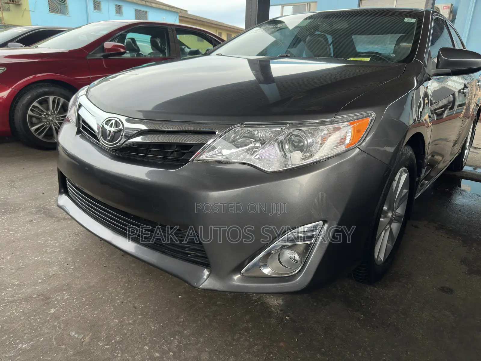 Toyota Camry XLE V6 4dr Sedan (3.5L 6cyl 6A) 2013 Gray