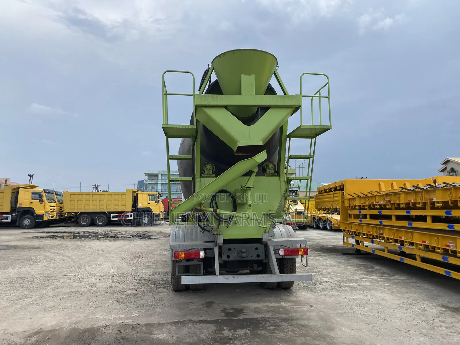 Howo Concrete Mixer 9-Cubic