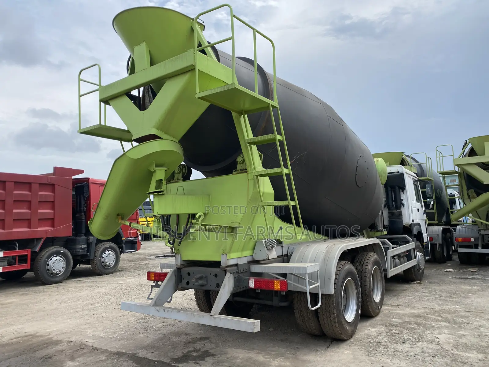 Howo Concrete Mixer 9-Cubic