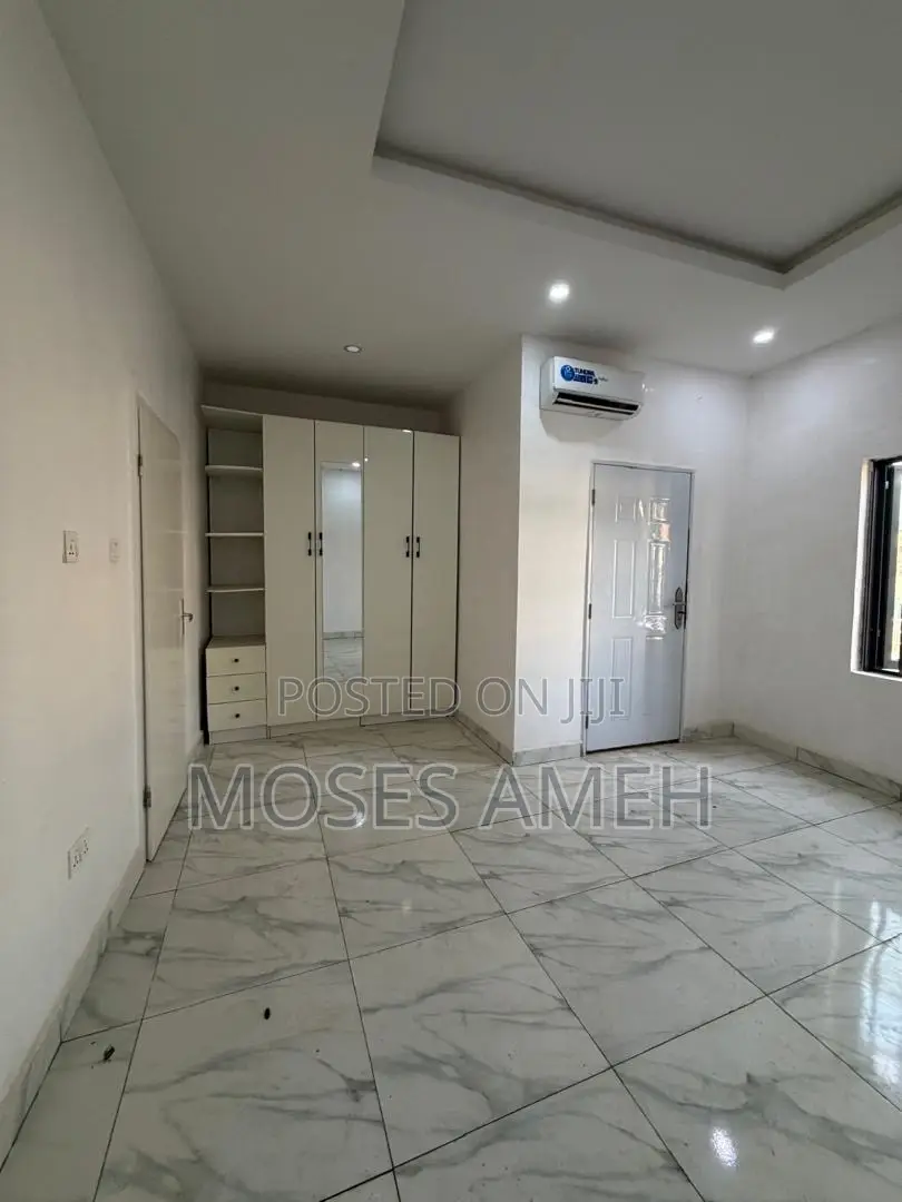 2bdrm Block of Flats in Guzape District for rent