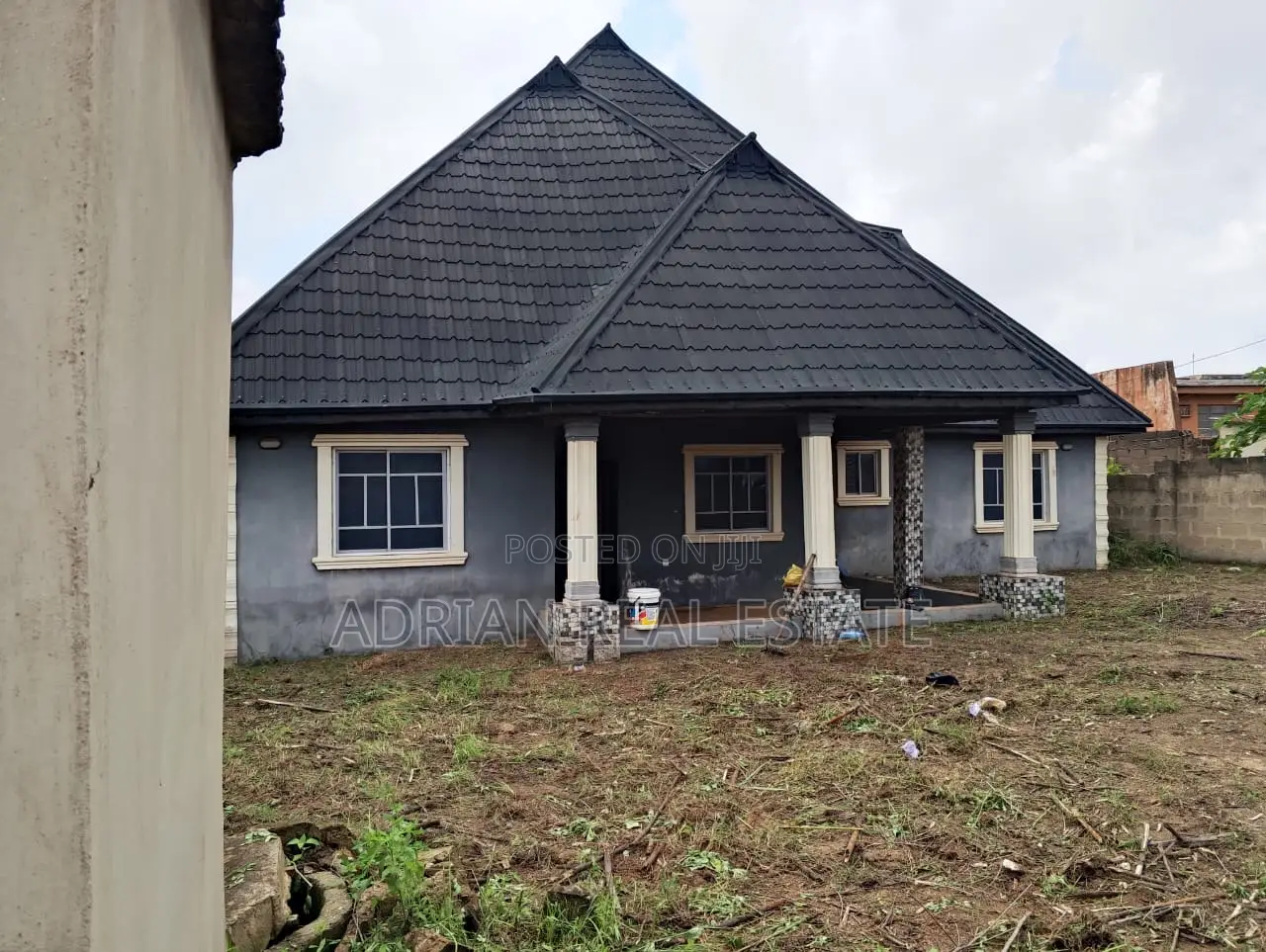 4bdrm Bungalow in University Of Ilesha, Ilesa for sale