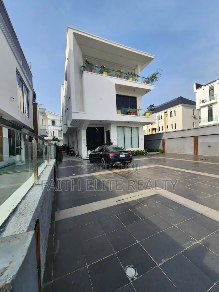 Furnished 5bdrm House in Osapa for sale