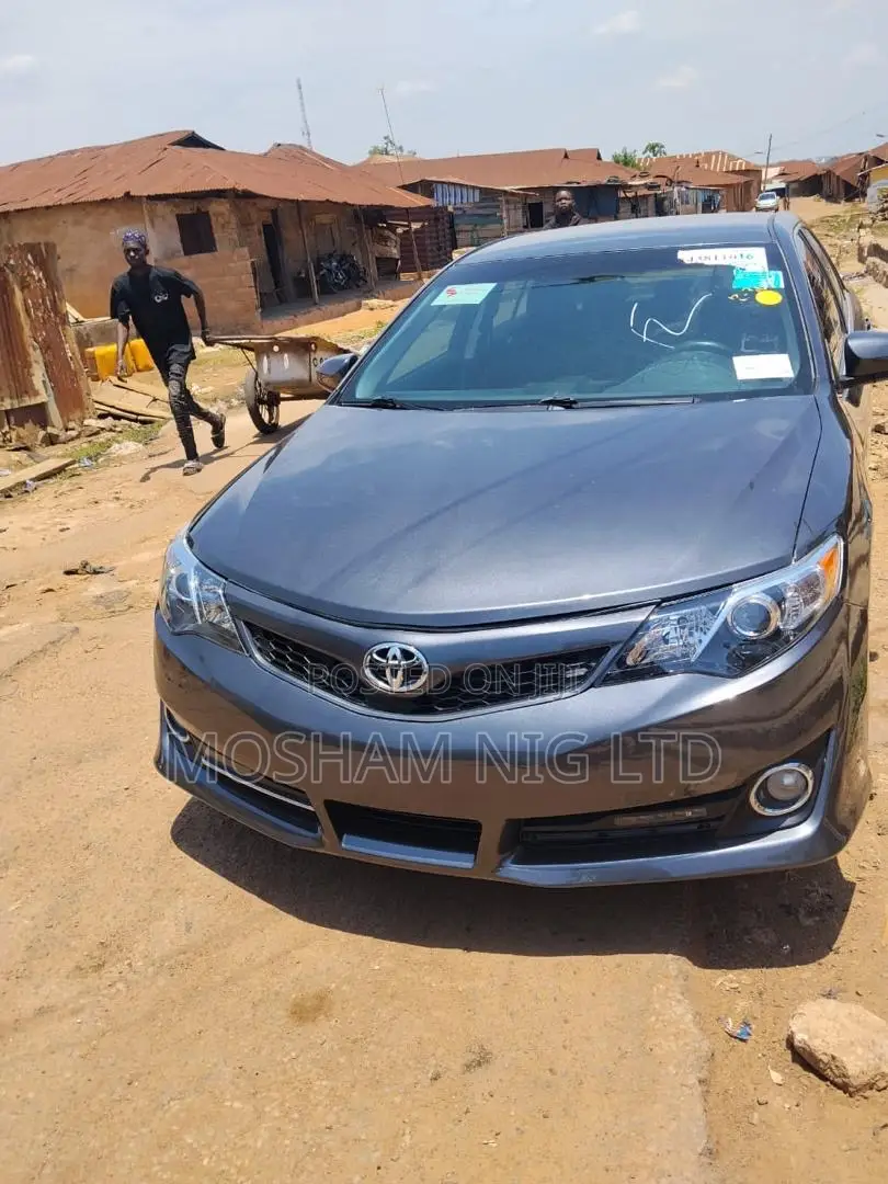 Toyota Camry 2012 Gray