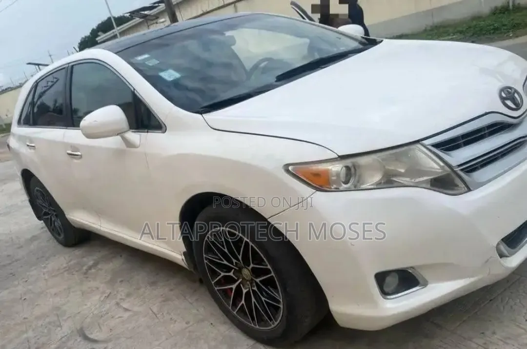 Toyota Venza 2010 White