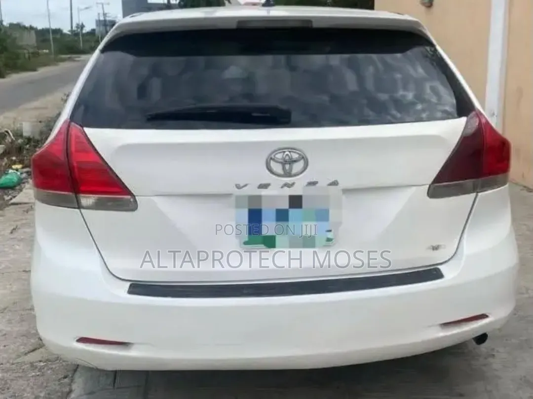 Toyota Venza 2010 White