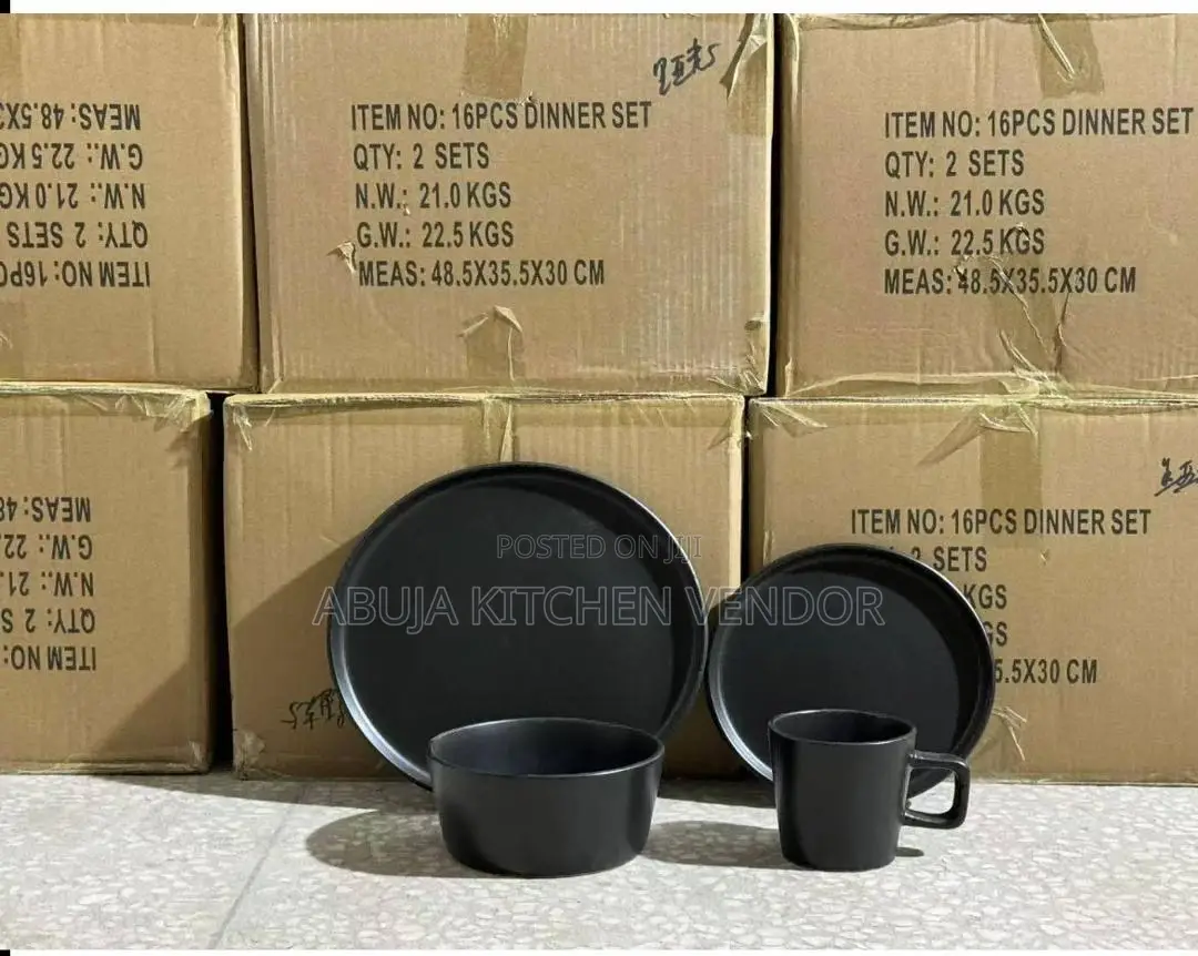 Black Dinner Set
