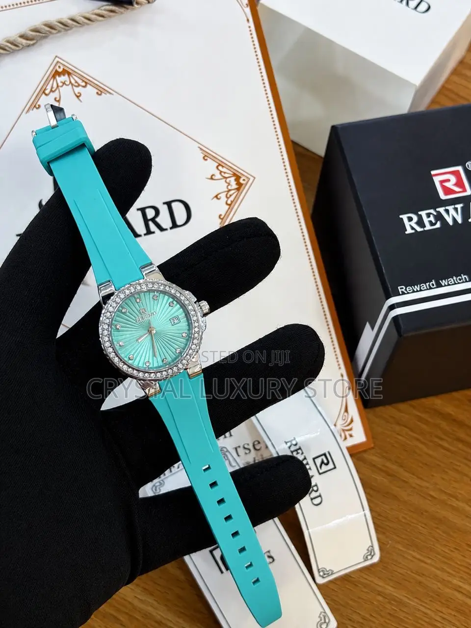 Reward Quality Ladies Rubber Strap Wristwatch