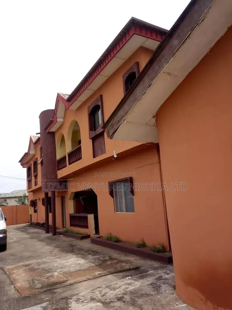 3bdrm Block of Flats in Akesan, Igando / Ikotun/Igando for sale
