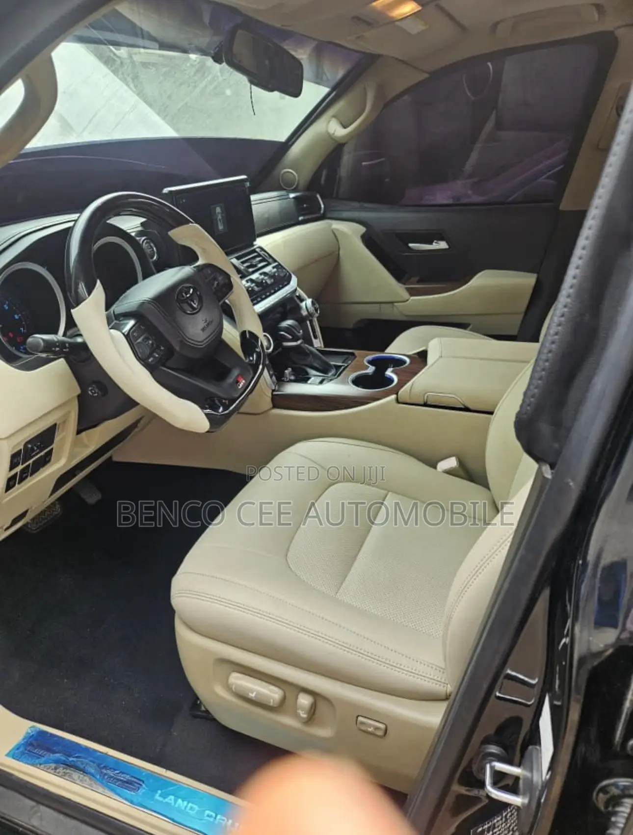 Toyota Land Cruiser 2008 to 2025 Original Interior