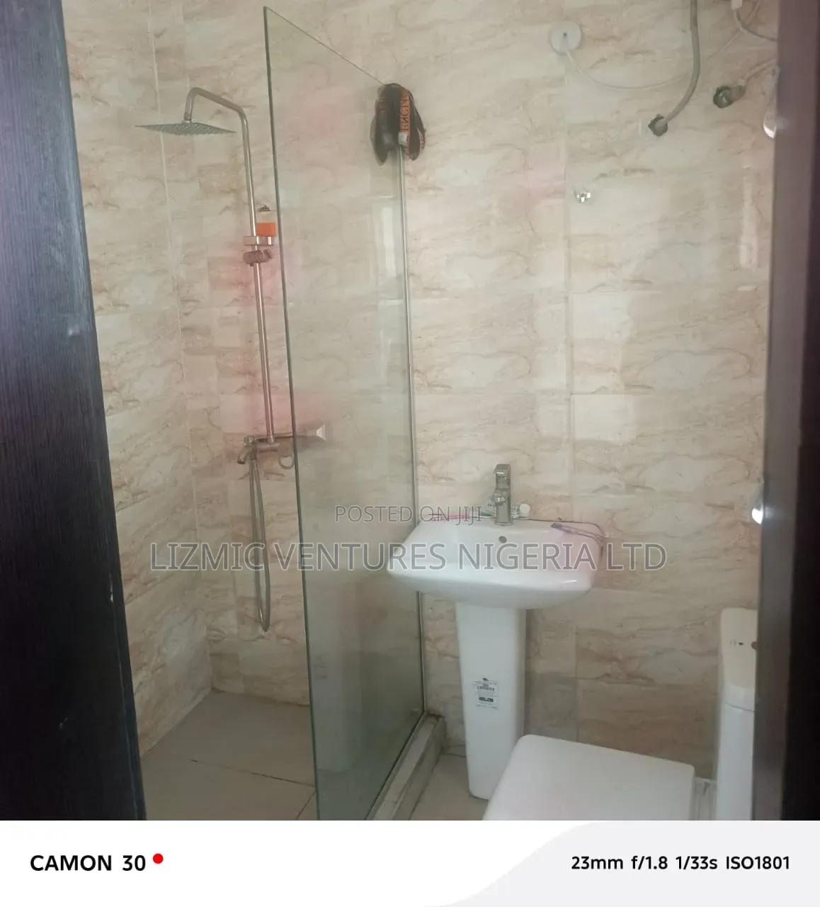 3bdrm Block of Flats in Military Zone, Ejigbo / Ejigbo for sale