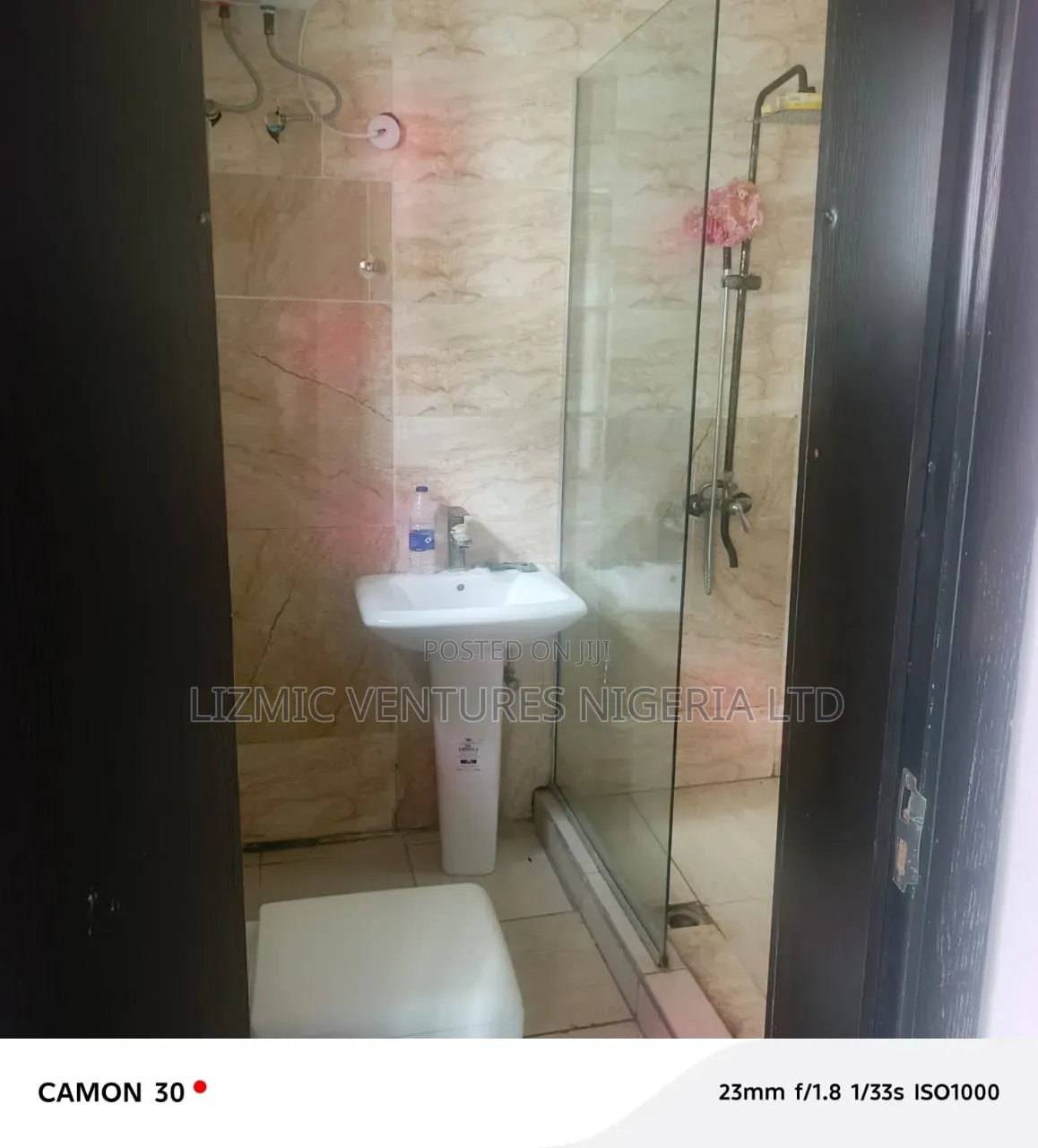3bdrm Block of Flats in Military Zone, Ejigbo / Ejigbo for sale