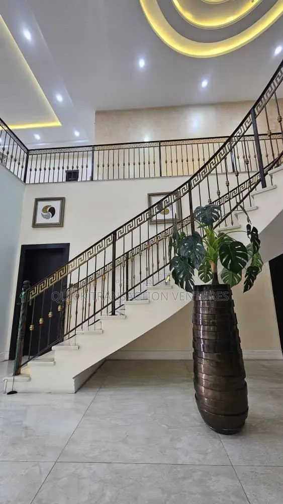 7bdrm Duplex in Pinnock Beach Estate, Lekki Phase 1 for sale