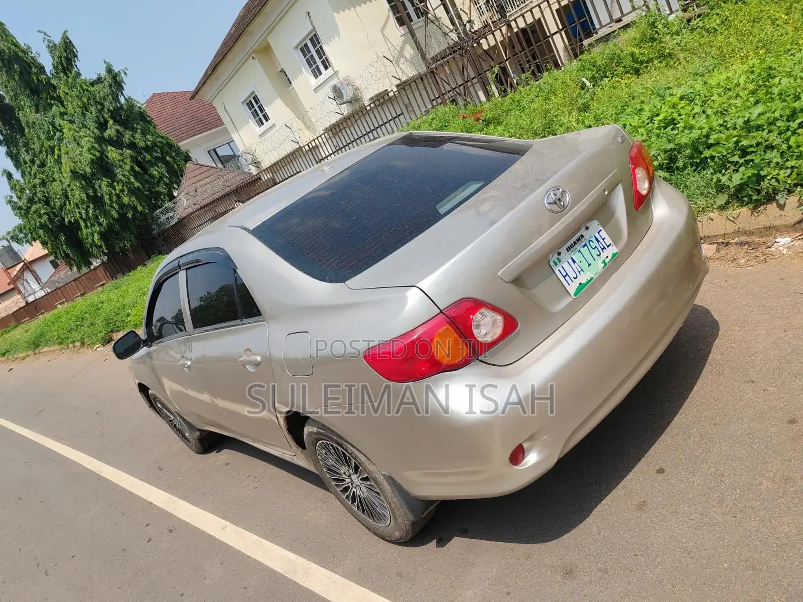 Toyota Corolla 2010 Gold