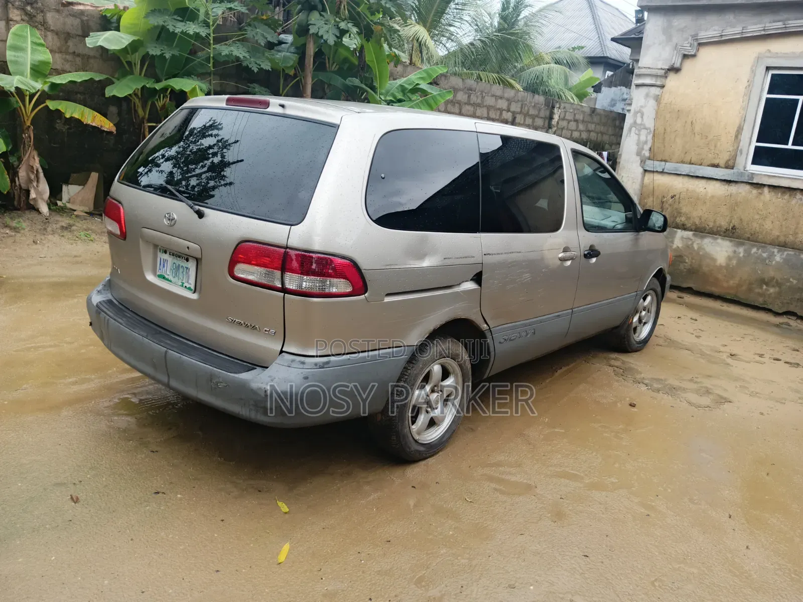 Toyota Sienna LE 2002 Brown